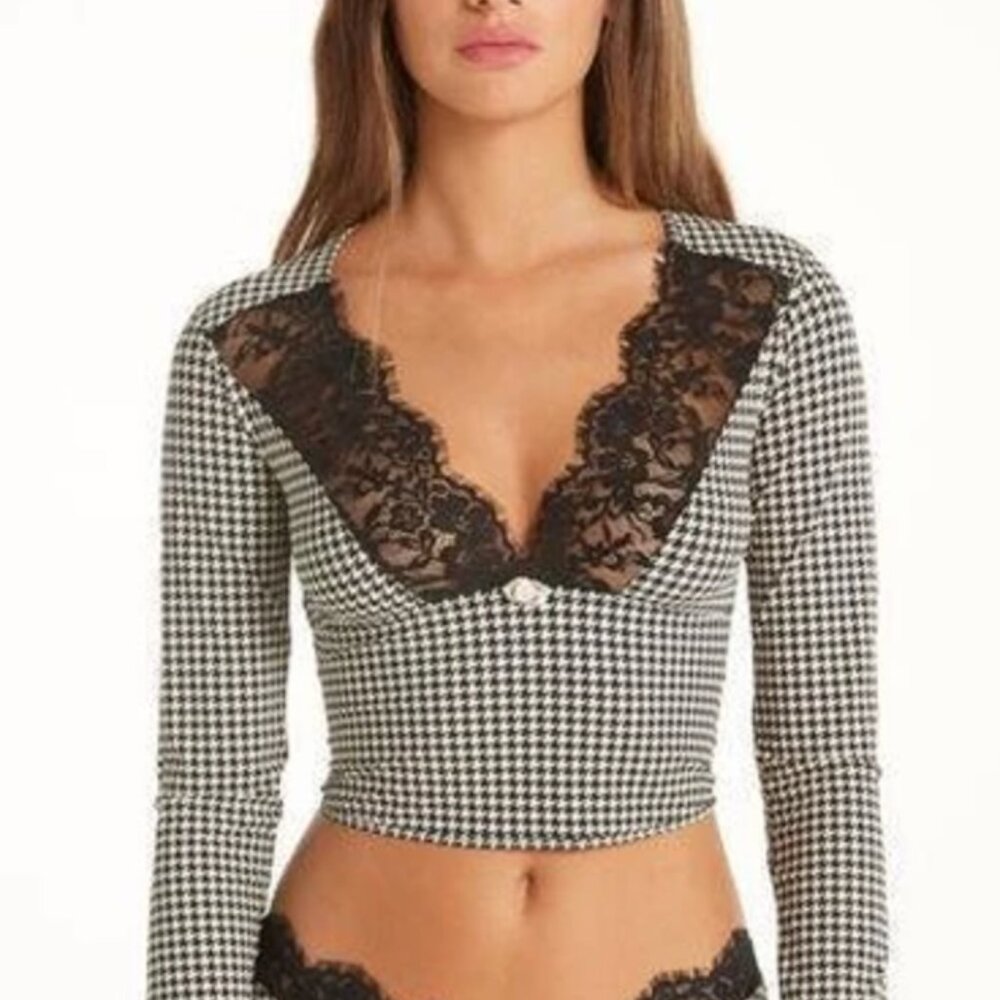 Houndstooth Long-Sleeved Crop Top with Black Lace and Rose Detail